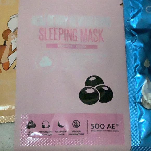 Que Bella face mask 5 pack!! NIP - Picture 2 of 6